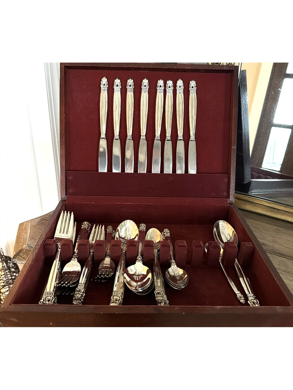 Godinger Olde Copenhagen Silverplate Flatware Service for 8 with Chest